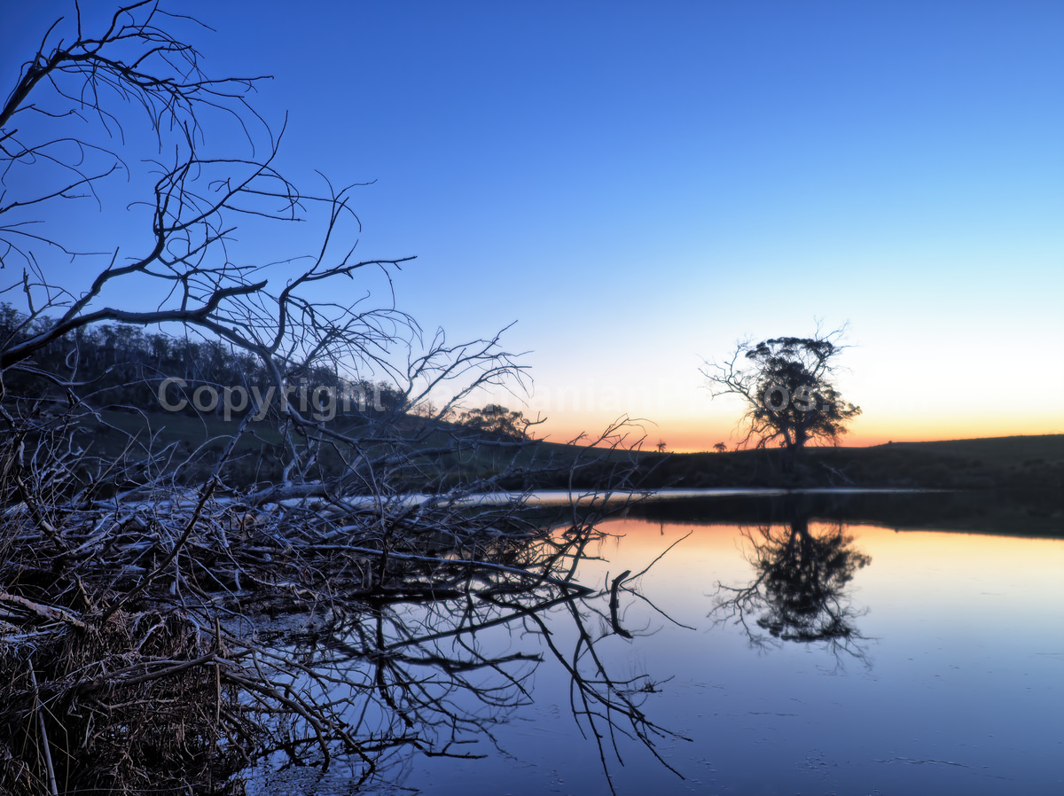 View of Carlton River at Sunset, Tasmania. (martin chambers: tasmanianphotos.com) (26/05/18) : Carlton-River-Tasmania_20180526-205643