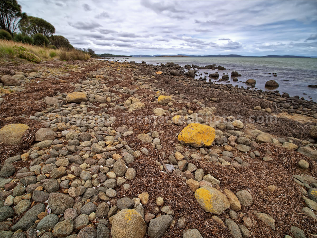 View from Dunalley Bay, Tasman Peninsula, Tasmania. (martin chambers: tasmanianphotos.com) (01/01/21) : Dunalley-Bay-Tasmania_20210101-164529