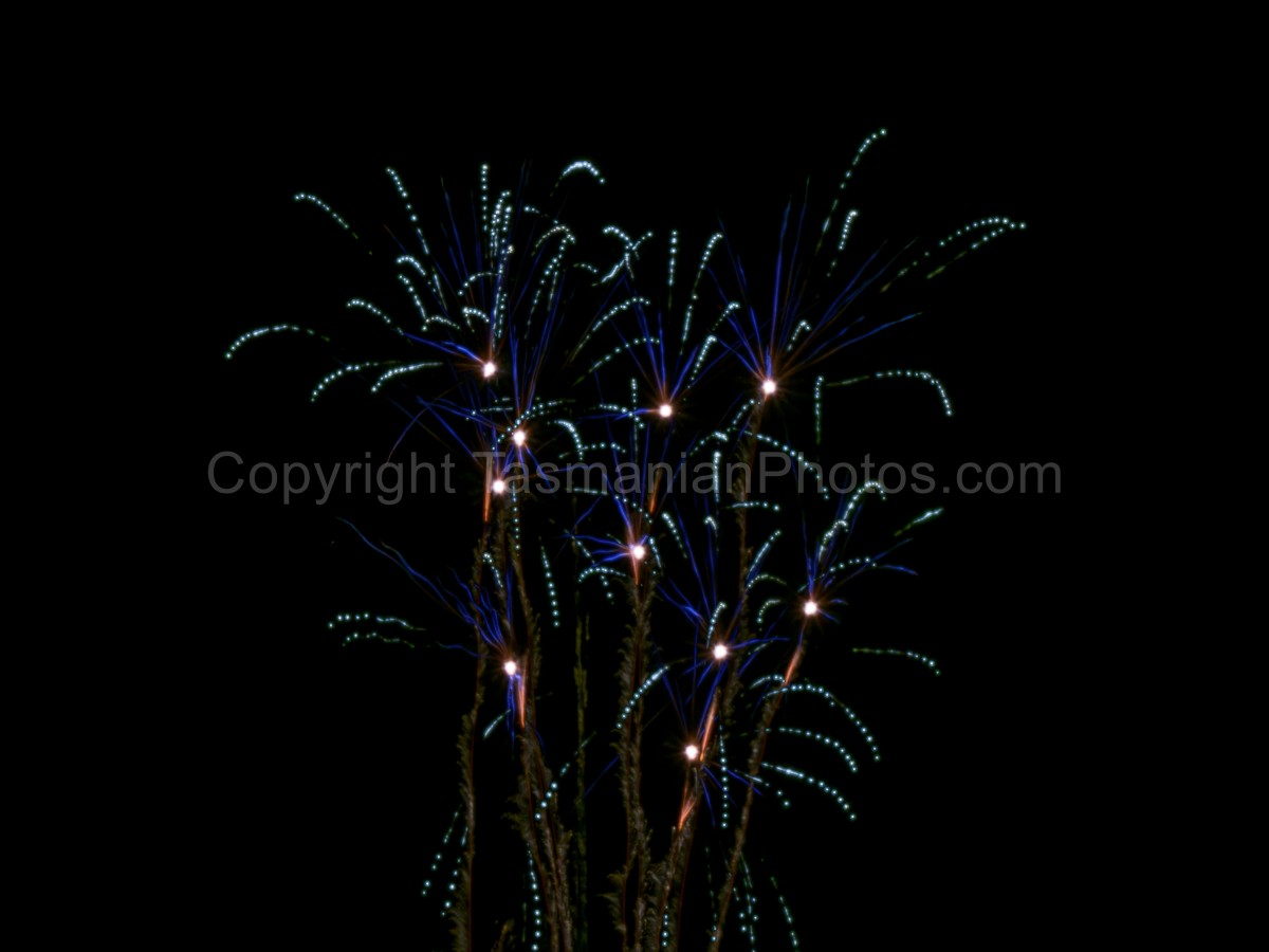 Fireworks over Primrose Sands, Tasmania. (martin chambers: tasmanianphotos.com) (28/05/22) : Fireworks-Tasmania_20220528-200930