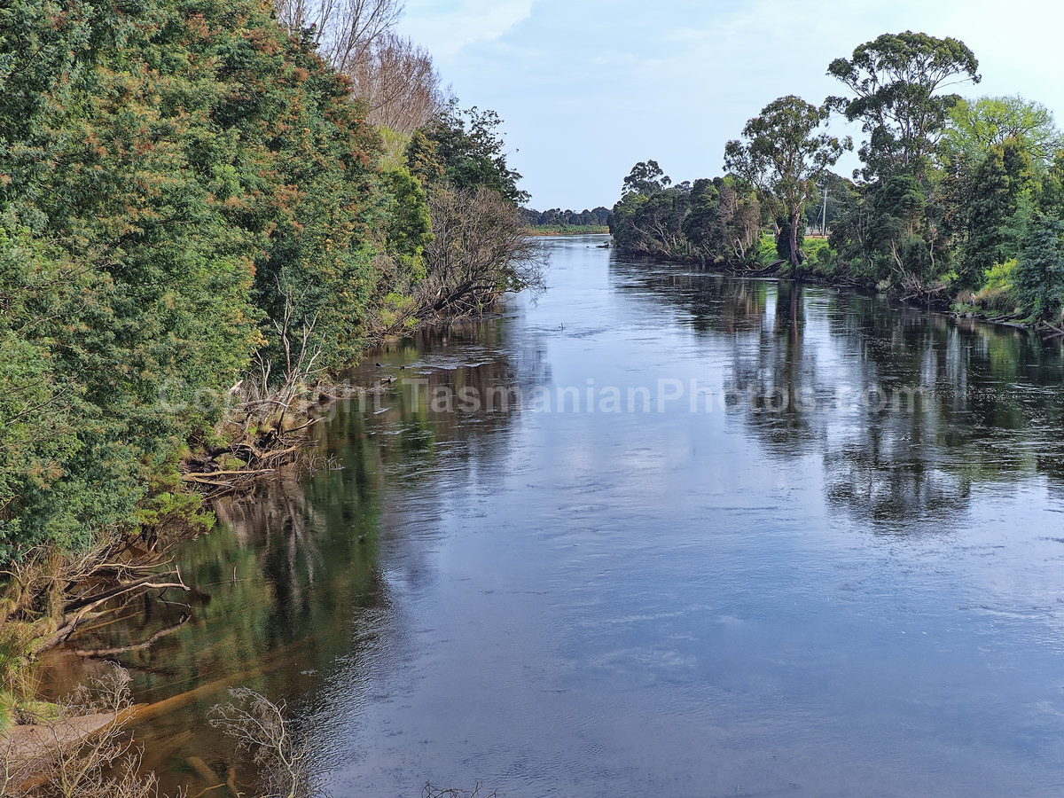 The Forth River on the North West Coast, Tasmania. (martin chambers: tasmanianphotos.com) (03/10/20) : Forth-River-Tasmania_20201003-085645