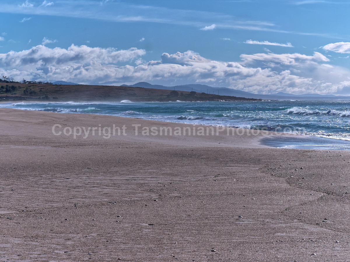 Four Mile Beach on the East Coast of Tasmania. (martin chambers: tasmanianphotos.com) (13/07/21) : Four-Mile-Beach-Tasmania_20210713-150045