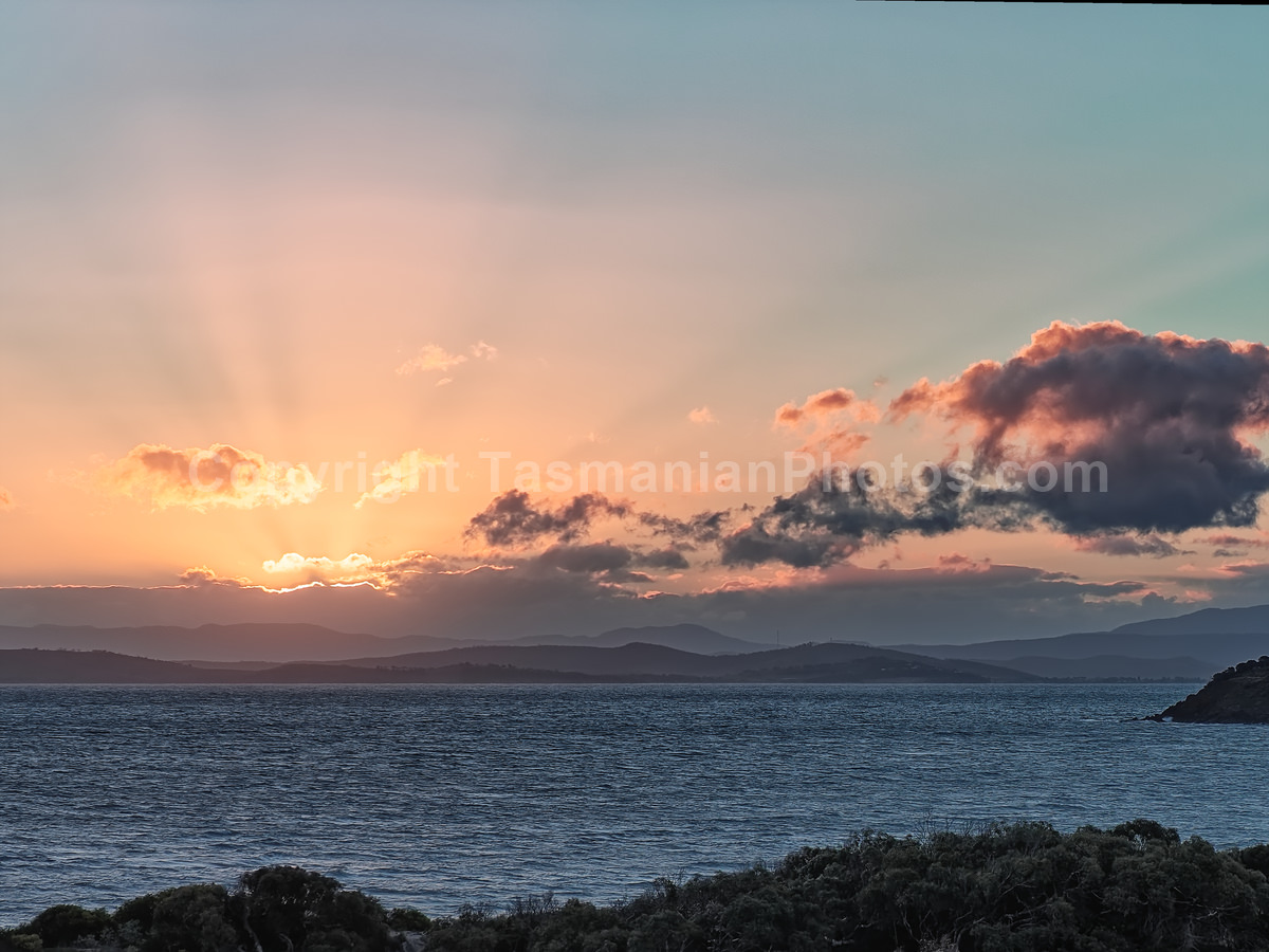 View over Frederick Henry Bay from Primrose Sands, Tasmania. (martin chambers: tasmanianphotos.com) (08/11/19) : Frederick-Henry-Bay-Tasmania_20191108-203516