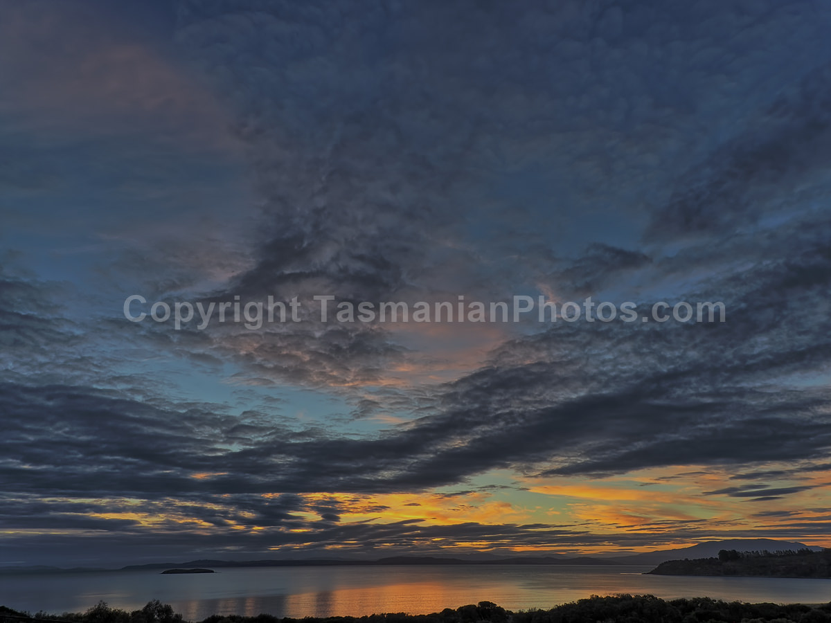 View of Frederick Henry Bay from Primrose Sands, Tasmania.  (martin chambers: tasmanianphotos.com) (16/12/19) : Frederick-Henry-Bay-Tasmania_20191216-203320