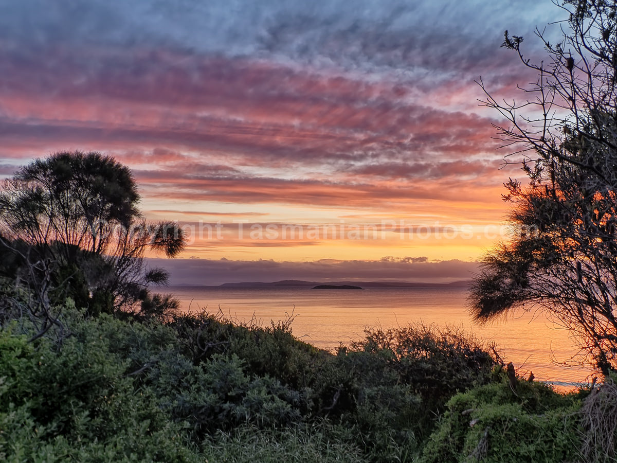 View of Frederick Henry Bay from Primrose Sands, Tasmania.  (martin chambers: tasmanianphotos.com) (31/10/20) : Frederick-Henry-Bay-Tasmania_20201031-075920