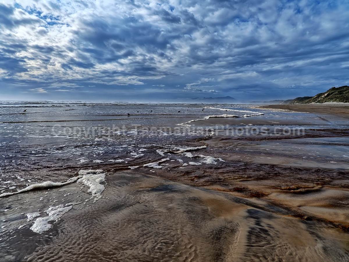 Ocean Beach near Strahan on the West Coast of Tasmania. (martin chambers: tasmanianphotos.com) (07/10/20) : Ocean-Beach-Tasmania_20201007-213642