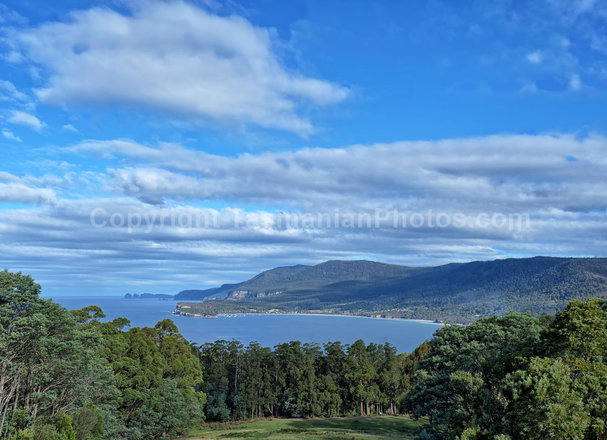 Pirates Bay from the lookout at EagleHawk Neck, Tasmania.  (martin chambers: tasmanianphotos.com) (22/04/19) : Pirates-Bay-Eaglehawk-Neck-Tasmania_20190422-205323