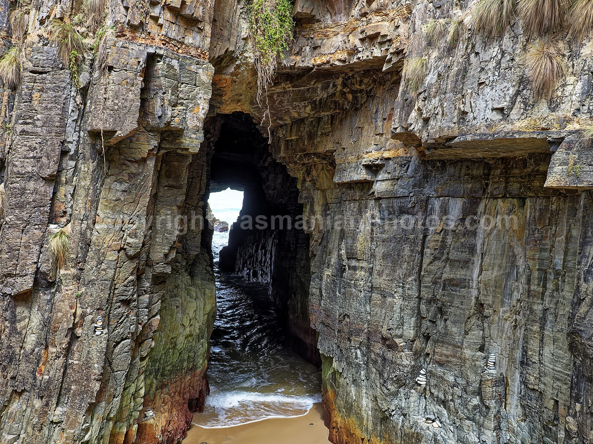 Remarkable Caves, Port Arthur, Tasman National Park in Tasmania. (martin chambers: tasmanianphotos.com) (09/02/20) : Remarkable-Caves-Tasmania_20200209-084755