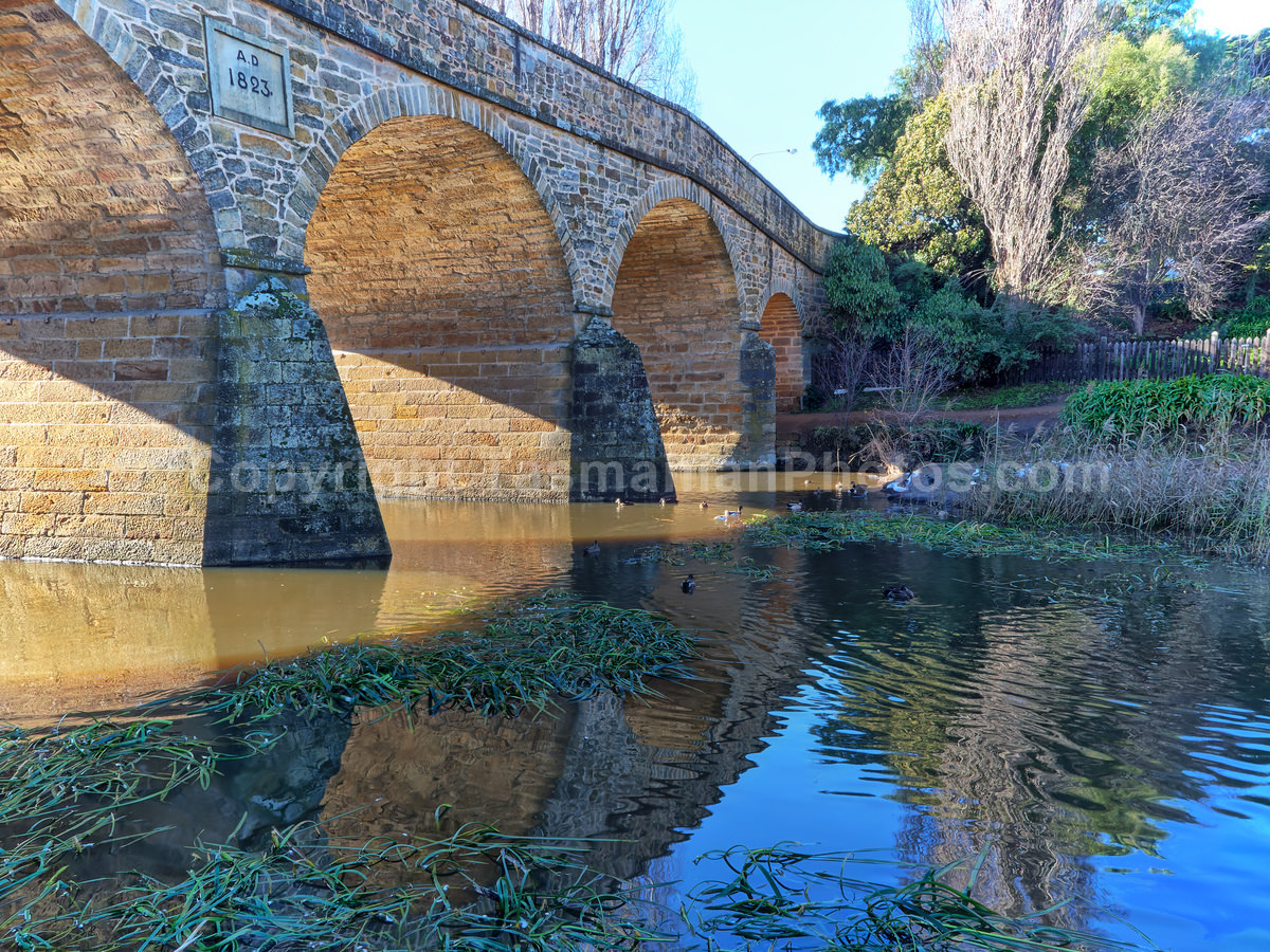 Richmond Bridge in Richmond, Tasmania.  Oldest bridge in Australia. (martin chambers: tasmanianphotos.com) (11/07/21) : Richmond-Bridge-Tasmania_20210711-150451