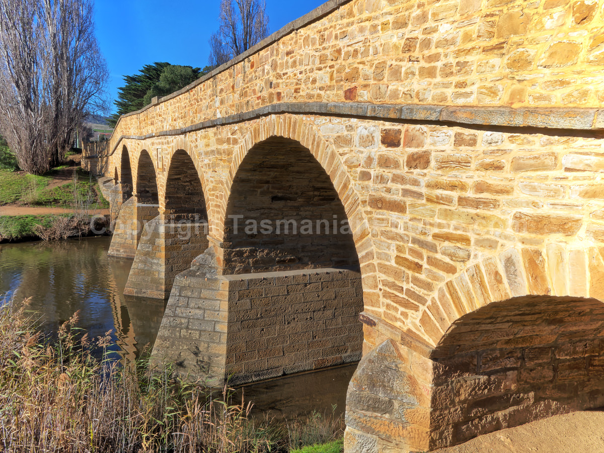 Richmond Bridge in Richmond, Tasmania.  Oldest bridge in Australia. (martin chambers: tasmanianphotos.com) (11/07/21) : Richmond-Bridge-Tasmania_20210711-150524