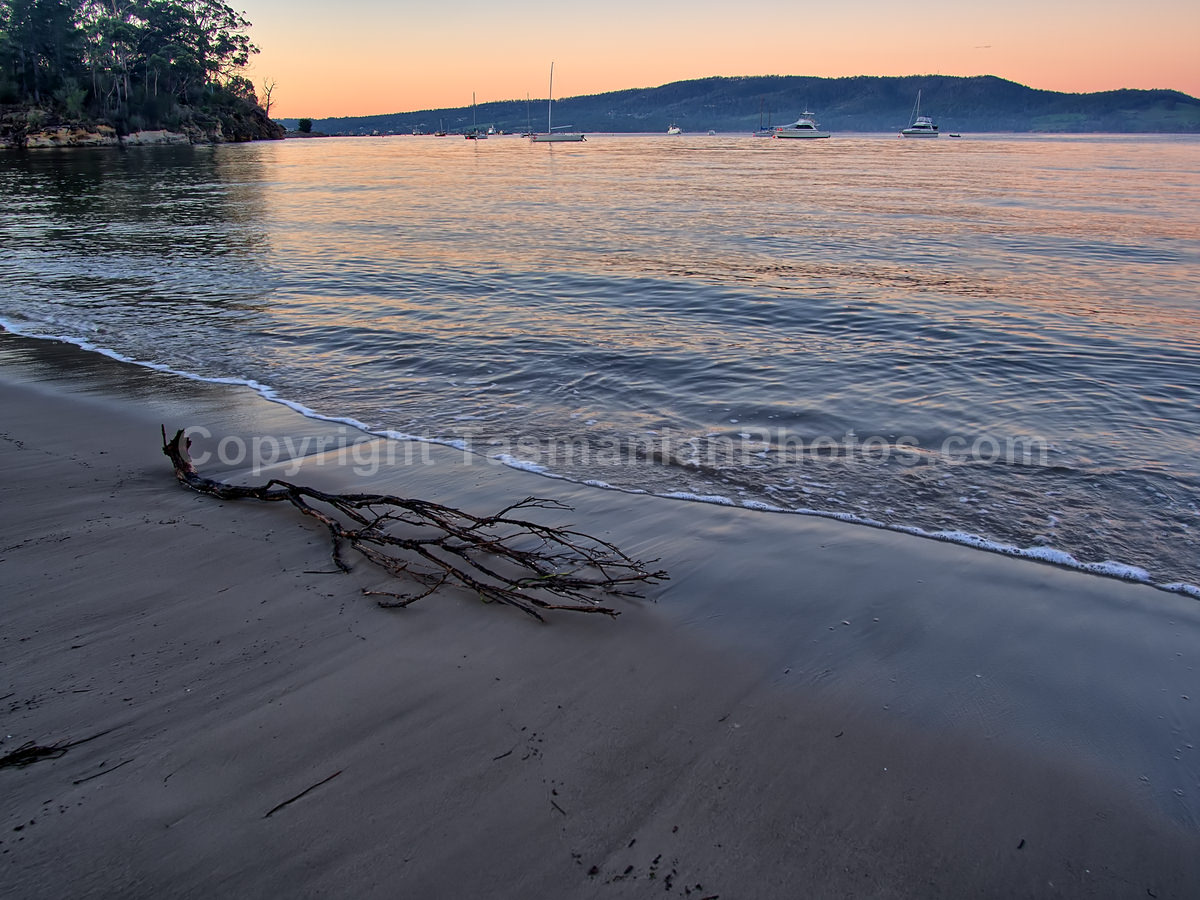 Snug Beach, Tasmania. (martin chambers: tasmanianphotos.com) (17/07/20) : Snug-Beach-Tasmania_20200717-093824