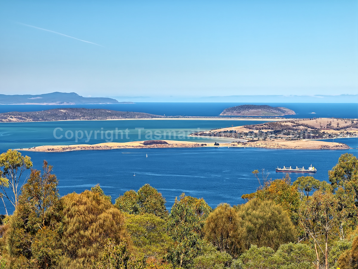 View of South Arm from the Mount Nelson Signal Station, Tasmania. (martin chambers: tasmanianphotos.com) (22/02/20) : South-Arm-Mount-Nelson-Signal-Station-Tasmania_20200222-195154
