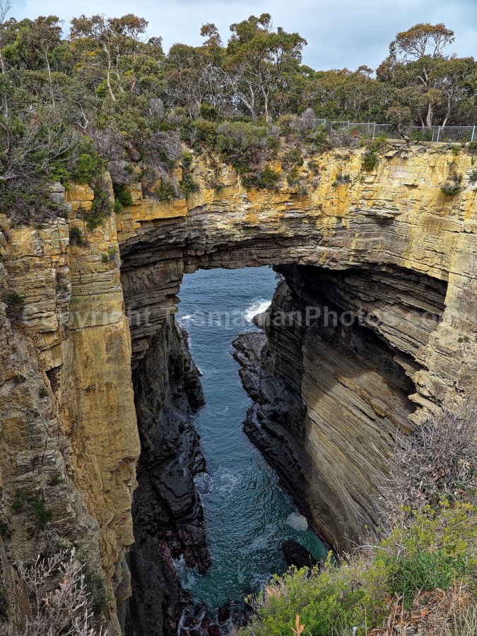 Tasman Arch on the Tasman Peninsula, Tasmania. (martin chambers: tasmanianphotos.com) (10/10/19) : Tasman-Arch-Tasmania_20191010-203745