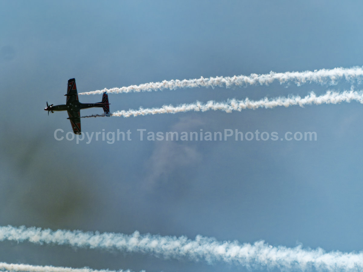 The Roulettes flying over Hobart for the Royal Regatta. (martin chambers: tasmanianphotos.com) (06/02/21) : The-Roulettes-Hobart-Regatta-Tasmania_20210206-192831